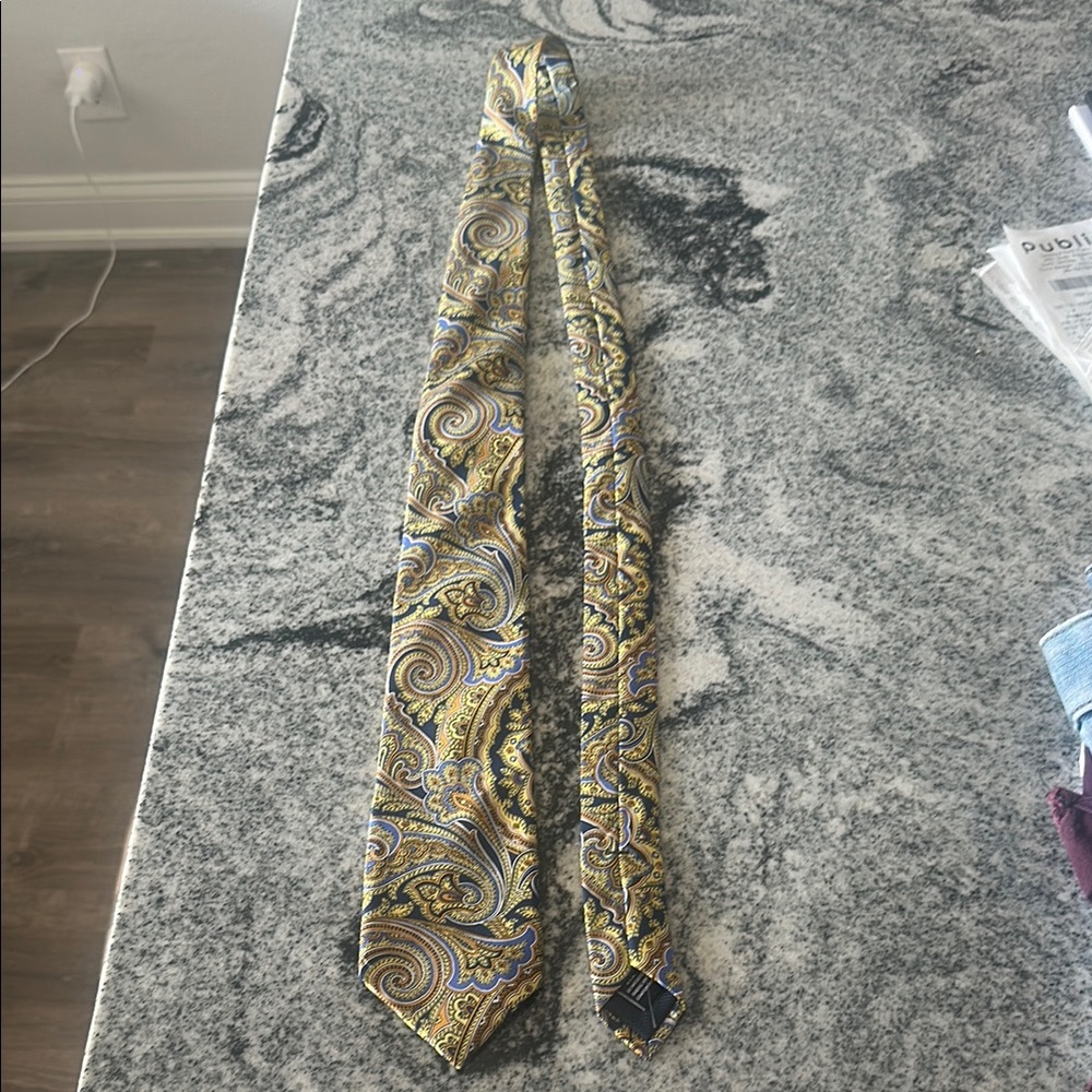 Roundtree & Yorke Blue and Gold Paisley Silk Tie